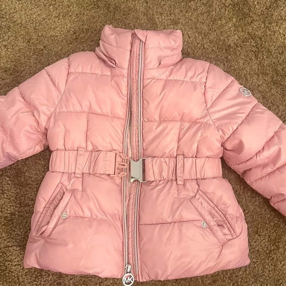 Sleek Pink Puffer Jacket with Insulated Warmth and Water-Resistant Finish - Picture 1 of 2
